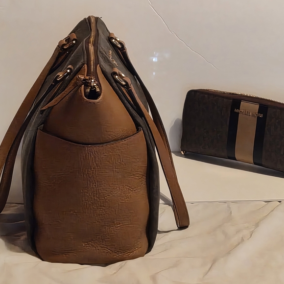 Michael Kors Brown and Tan Women's Bag Set - Picture 3 of 9